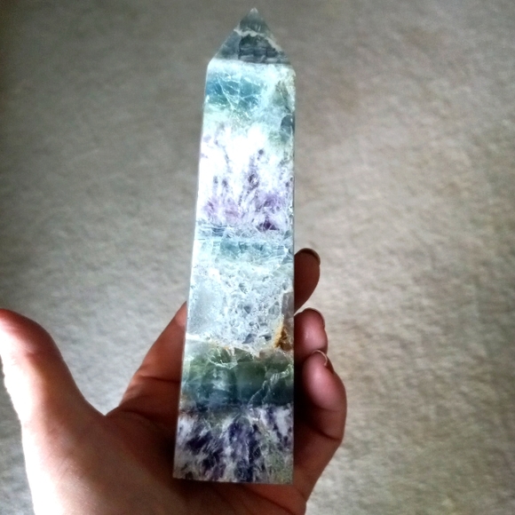 Beautiful Feather Fluorite with Rainbows Crystal Tower. - Picture 5 of 13